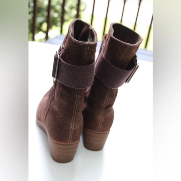 Sorel boots - Picture 4 of 12